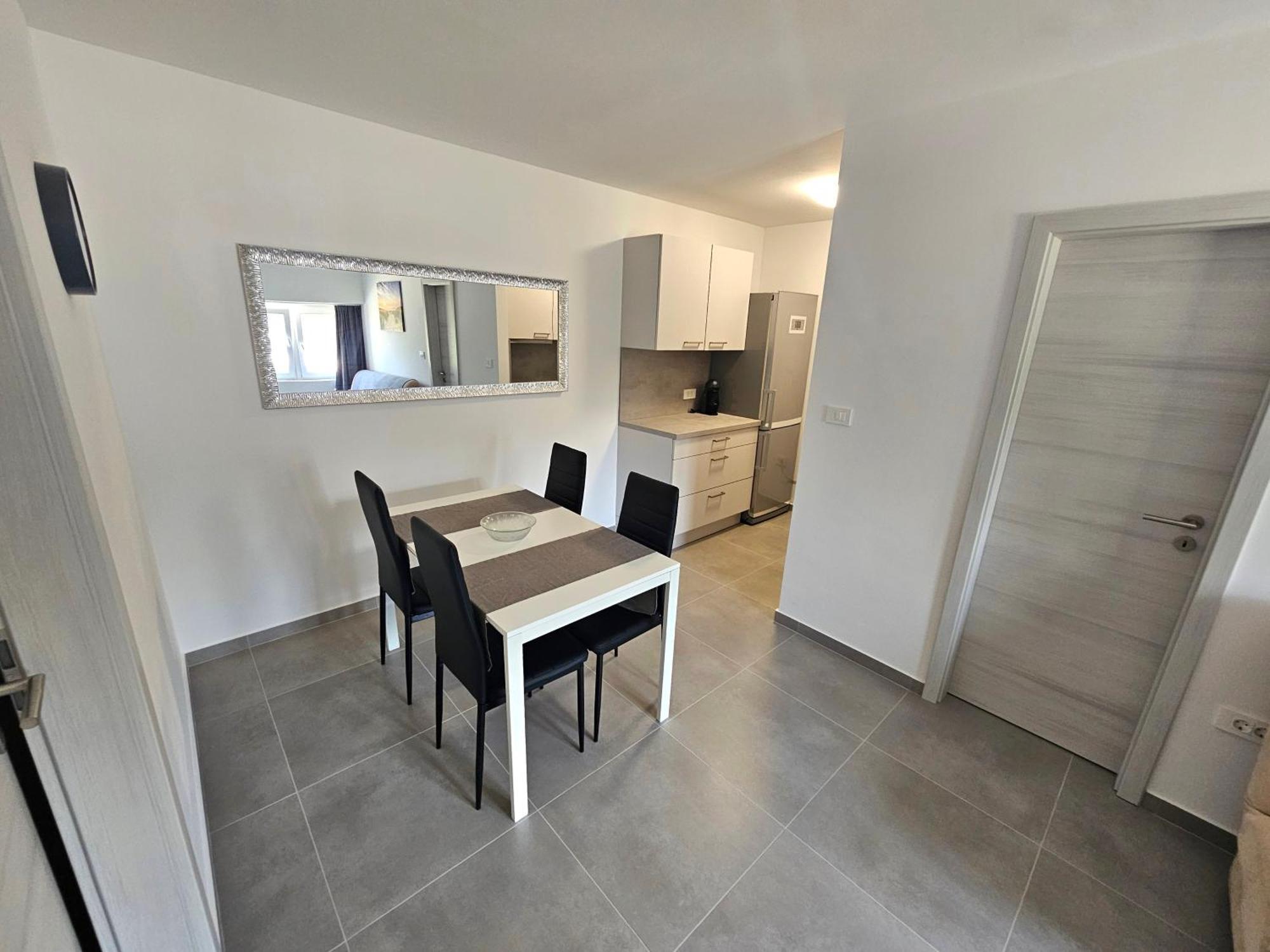 Apartma Bertoki Koper Buitenkant foto